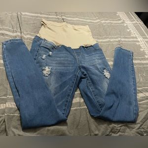 Medium maternity jeans